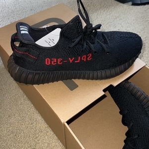 Yeezy Boost 350v2 BRED